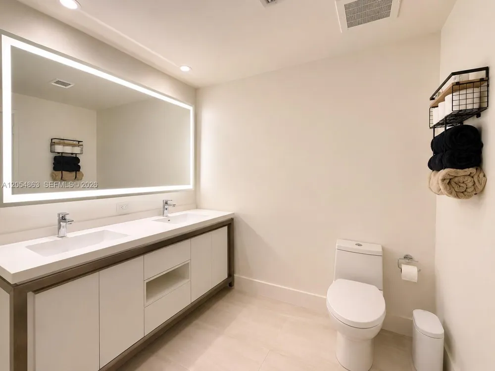 2000 METROPICA WAY #2011 Sunrise, FL 33323
