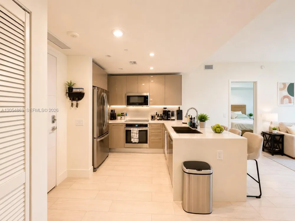 2000 METROPICA WAY #2011 Sunrise, FL 33323