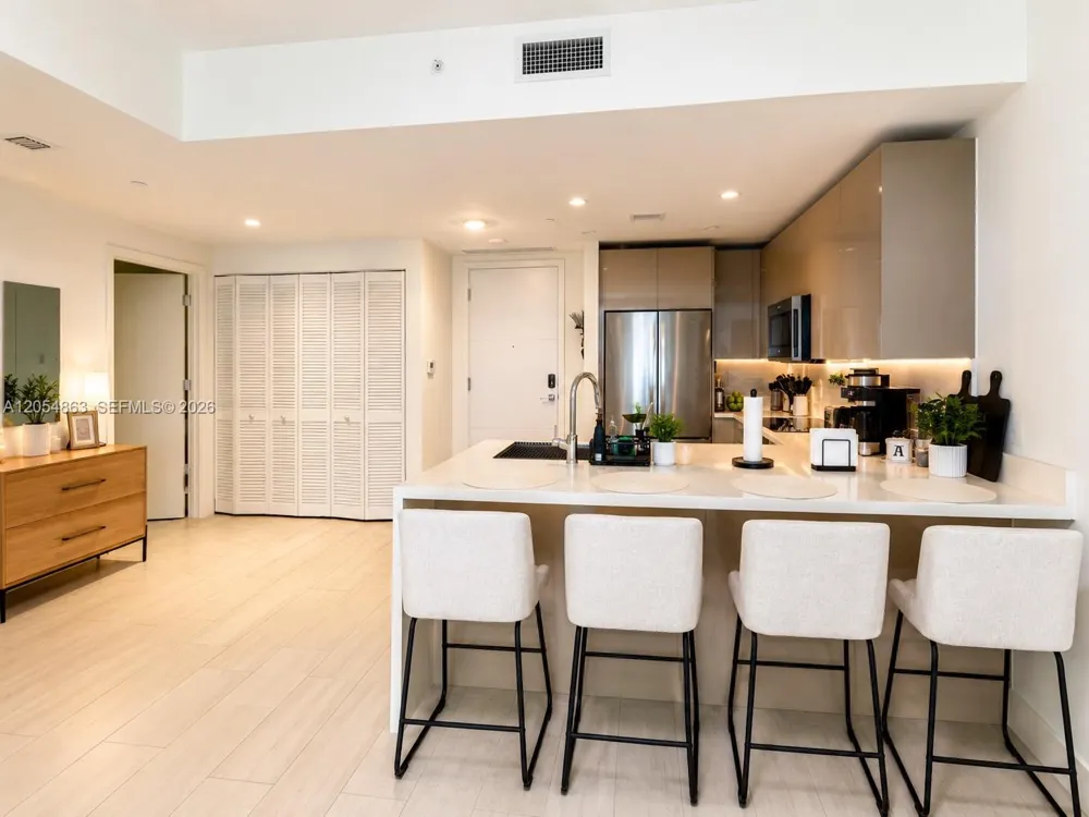 2000 METROPICA WAY #2011 Sunrise, FL 33323