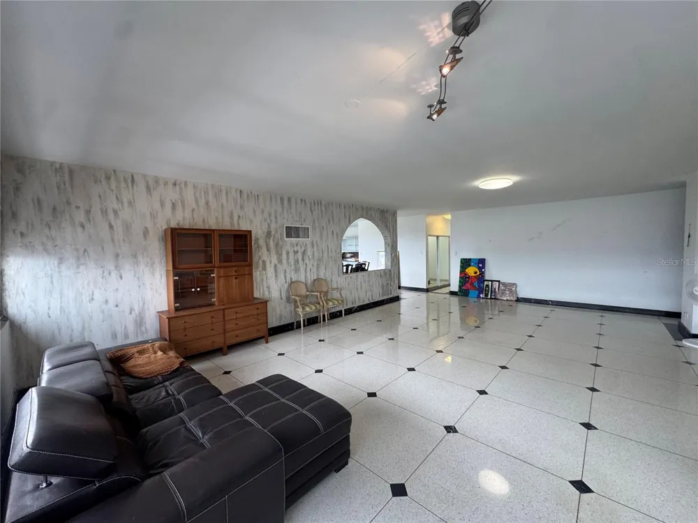 5757 AVE ISLA VERDE #PH-3 Carolina, PR 00979
