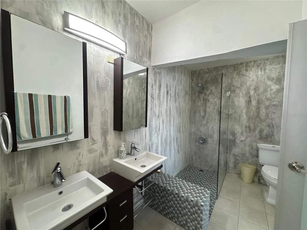 5757 AVE ISLA VERDE #PH-3 Carolina, PR 00979