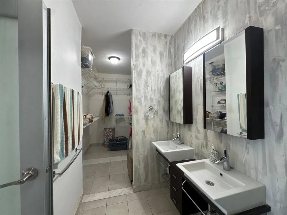 5757 AVE ISLA VERDE #PH-3 Carolina, PR 00979