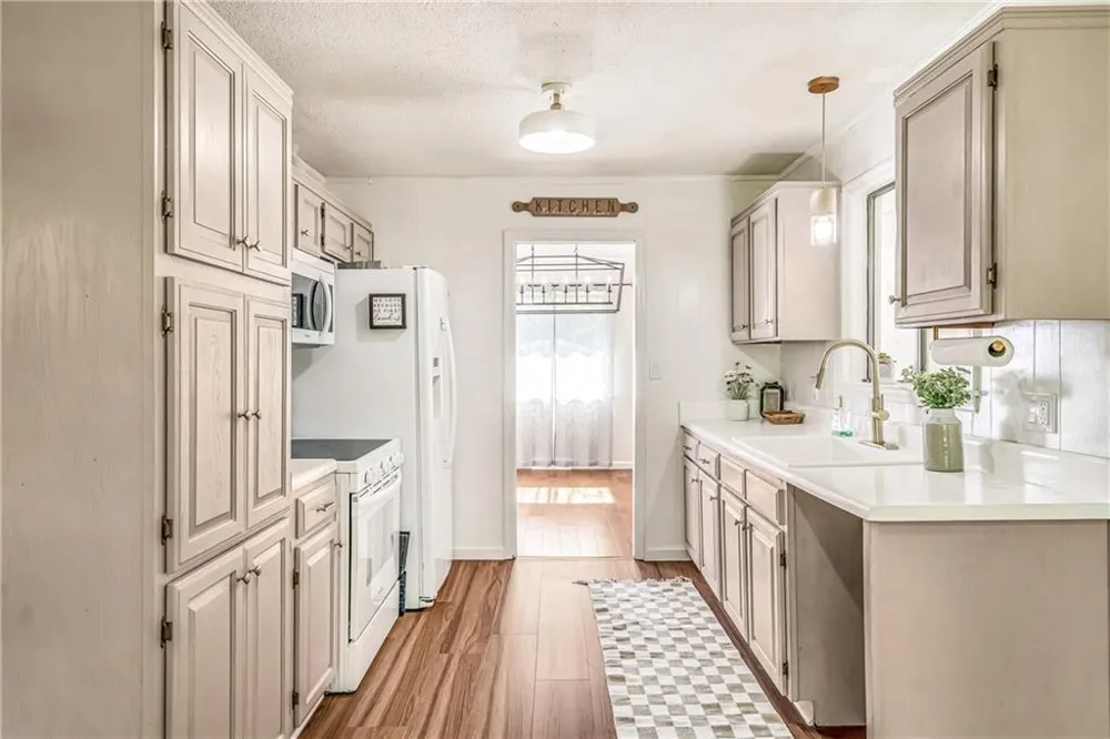 2814 Suncrest Drive Dalton, GA 30720