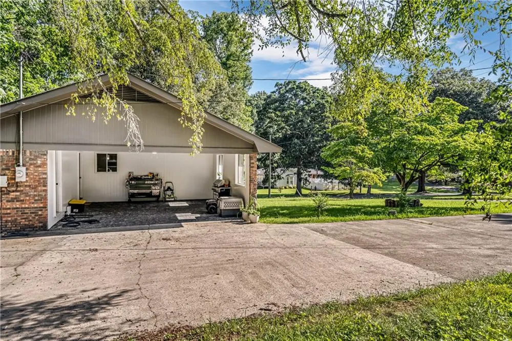 2814 Suncrest Drive Dalton, GA 30720