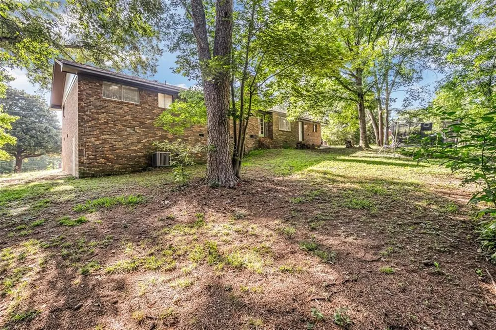 2814 Suncrest Drive Dalton, GA 30720
