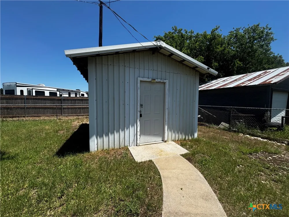 598 US Hwy 84 W Evant, TX 76525