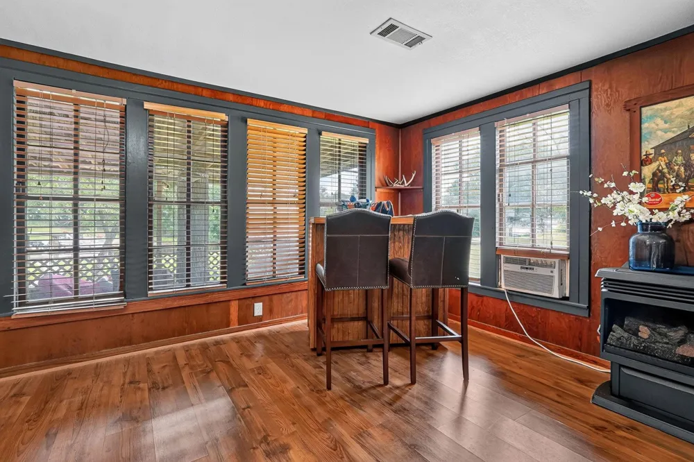 10329 Clyde Acord Road Franklin, TX 77856