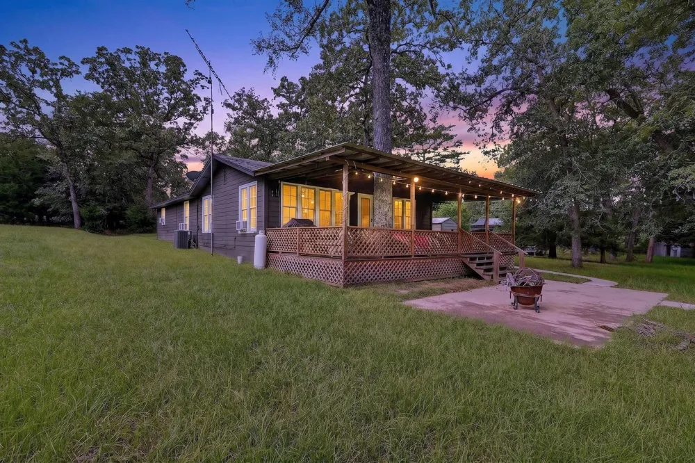 10329 Clyde Acord Road Franklin, TX 77856