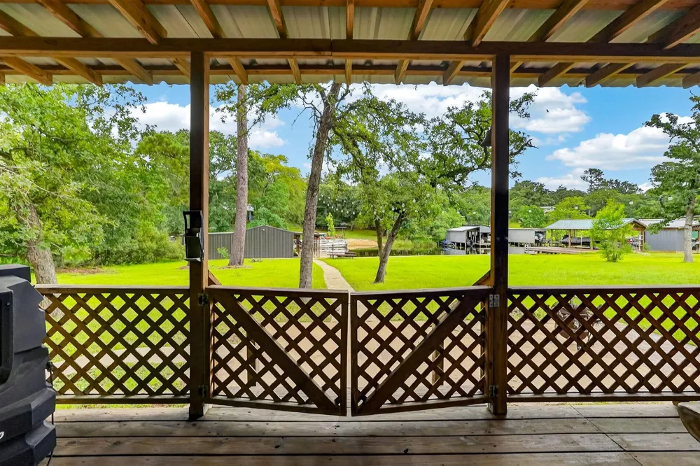 10329 Clyde Acord Road Franklin, TX 77856