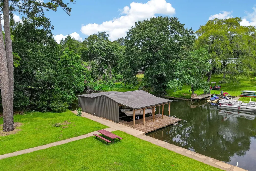 10329 Clyde Acord Road Franklin, TX 77856