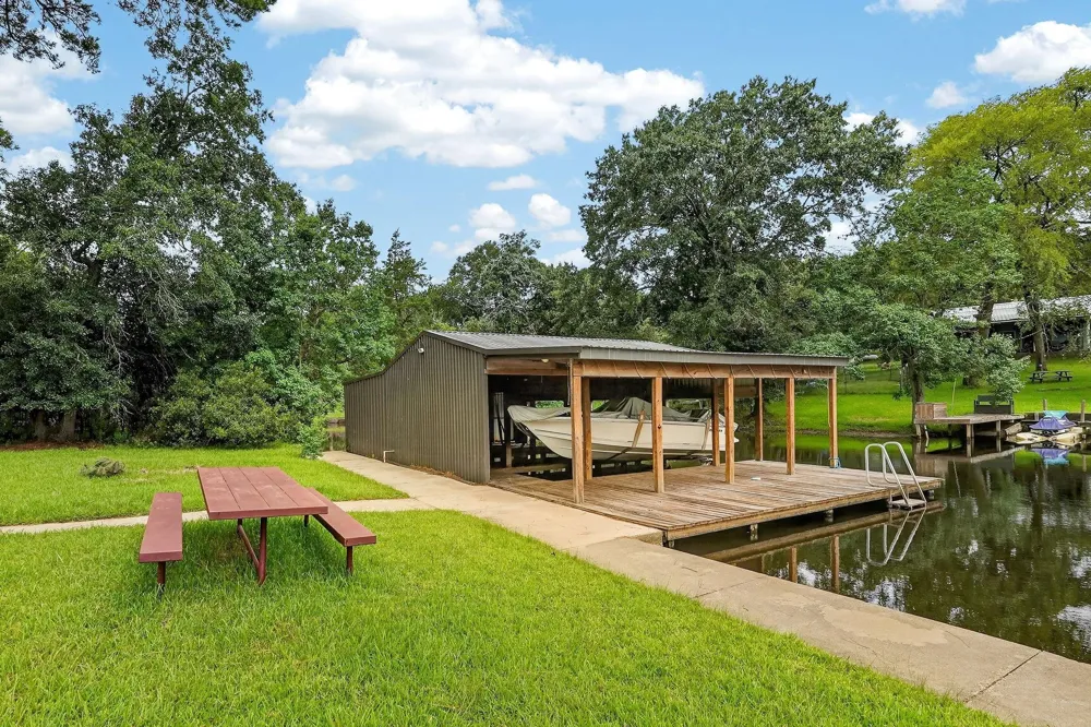 10329 Clyde Acord Road Franklin, TX 77856