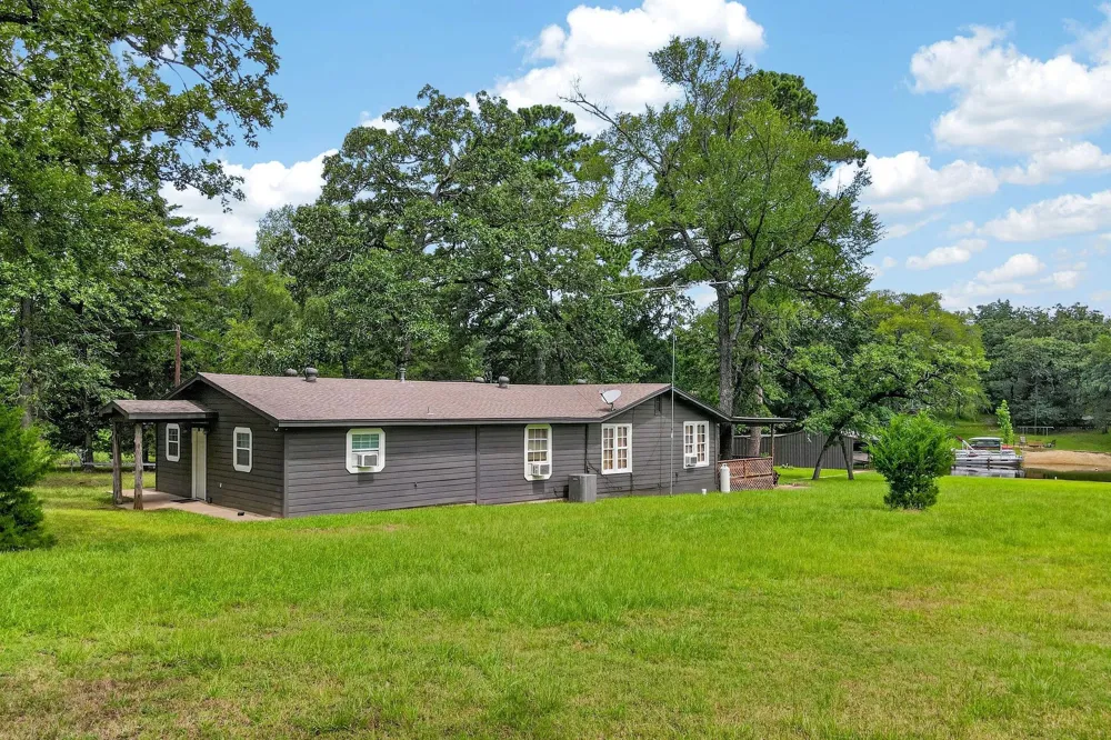 10329 Clyde Acord Road Franklin, TX 77856