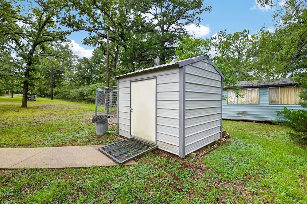 10329 Clyde Acord Road Franklin, TX 77856