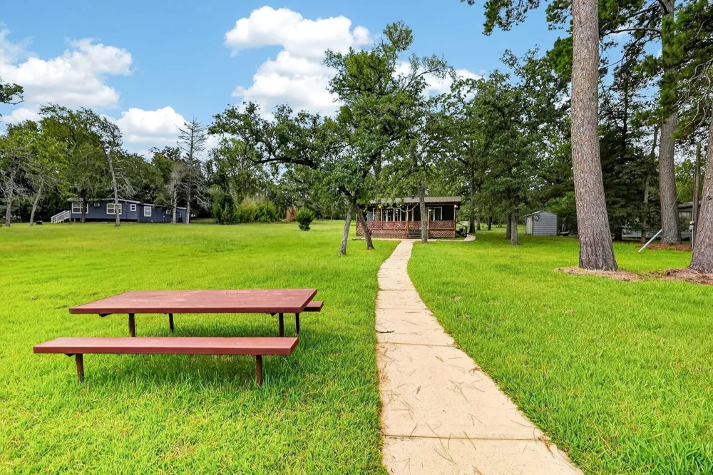 10329 Clyde Acord Road Franklin, TX 77856
