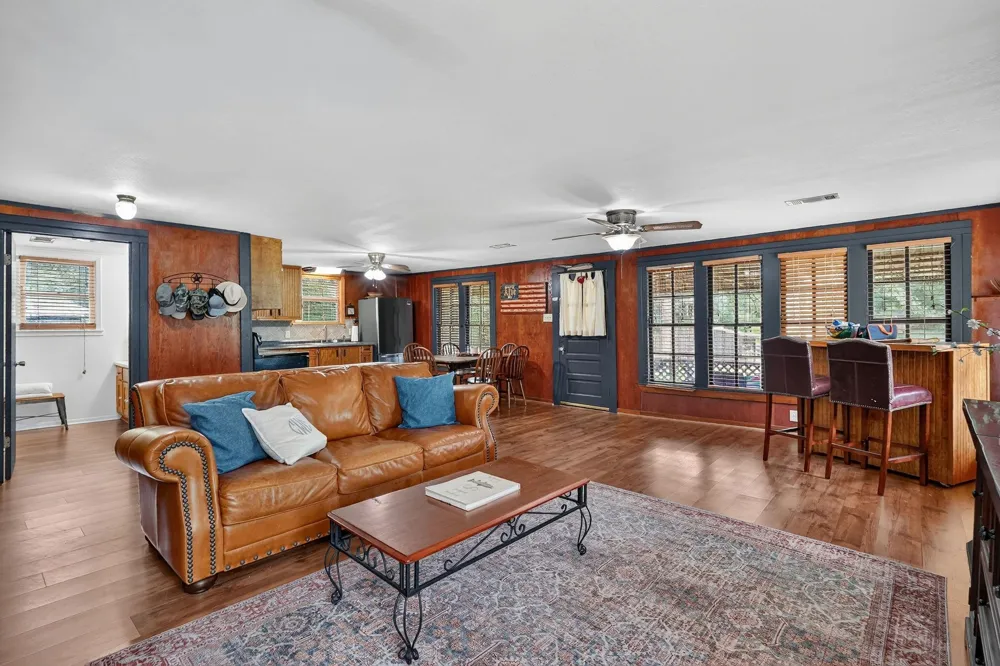 10329 Clyde Acord Road Franklin, TX 77856
