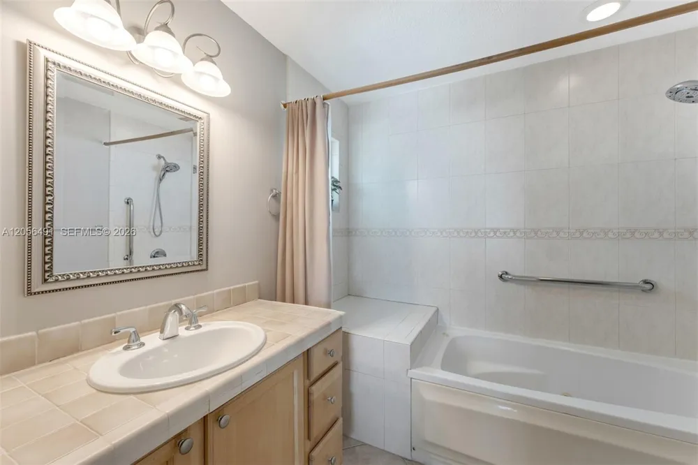 46 Sadowski Cswy Key Colony, FL 33051