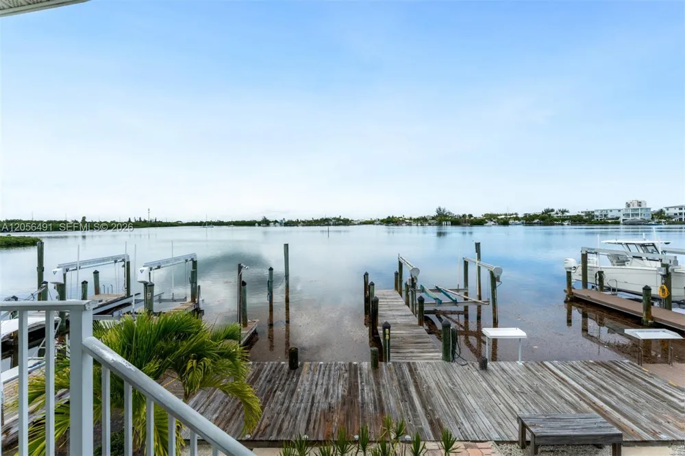 46 Sadowski Cswy Key Colony, FL 33051
