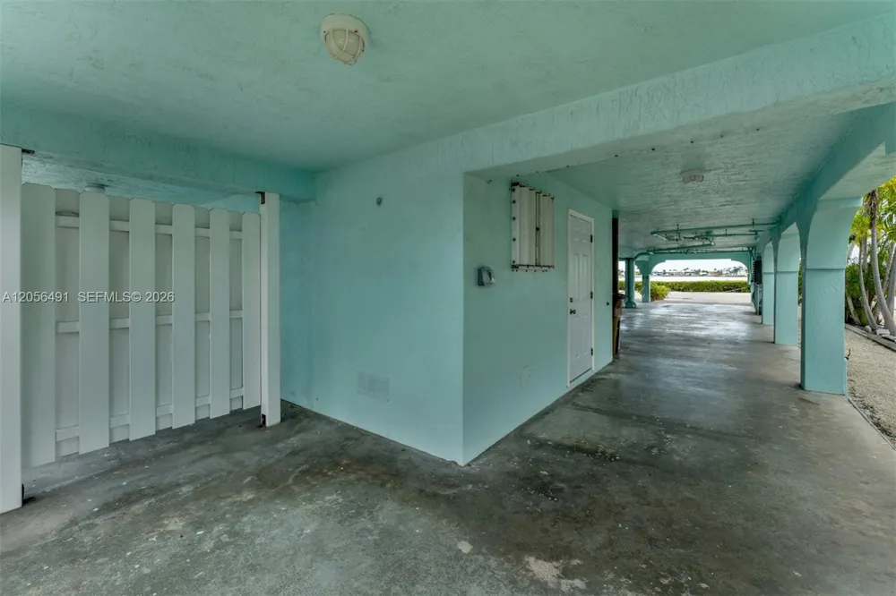 46 Sadowski Cswy Key Colony, FL 33051