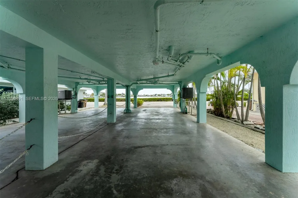46 Sadowski Cswy Key Colony, FL 33051