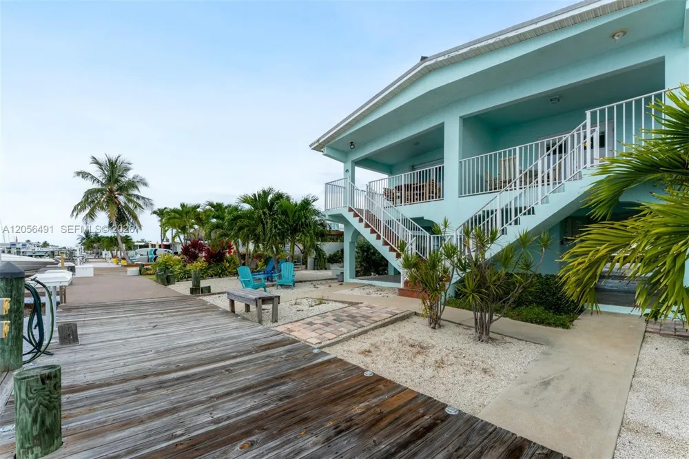46 Sadowski Cswy Key Colony, FL 33051