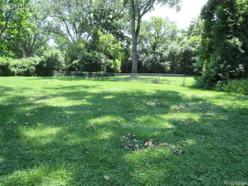 1575 Banmoor Drive Troy City, MI 48084