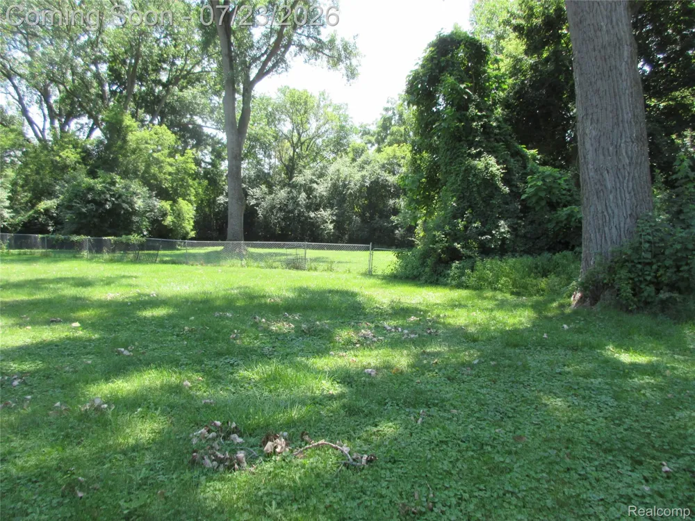 1575 Banmoor Drive Troy City, MI 48084