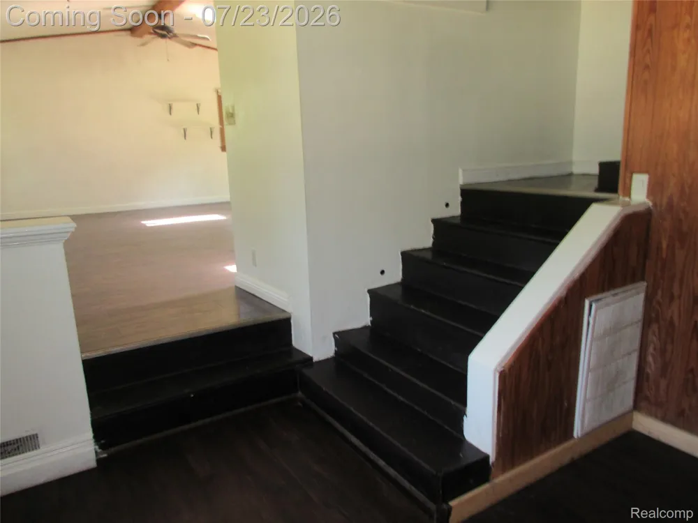 1575 Banmoor Drive Troy City, MI 48084