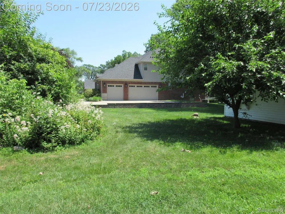 1575 Banmoor Drive Troy City, MI 48084