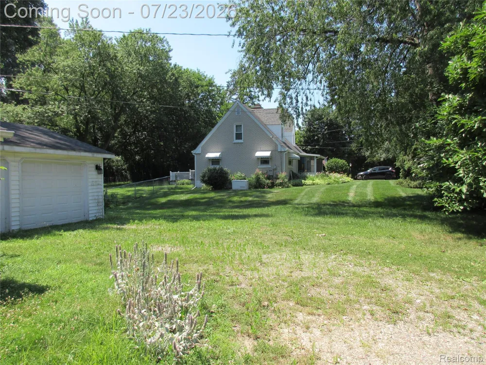 1575 Banmoor Drive Troy City, MI 48084