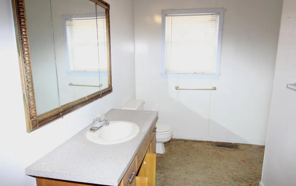 583 N Broad St Lexington, TN 38351