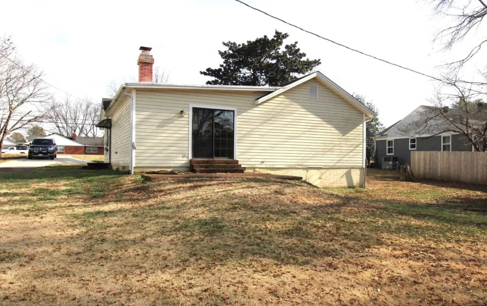 583 N Broad St Lexington, TN 38351