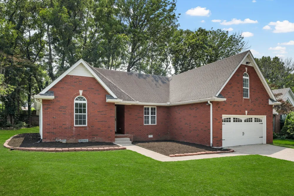 616 Woodland Hills Dr La Vergne, TN 37086
