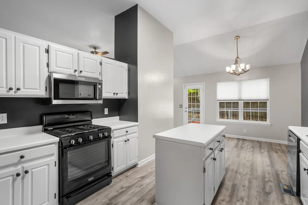 616 Woodland Hills Dr La Vergne, TN 37086