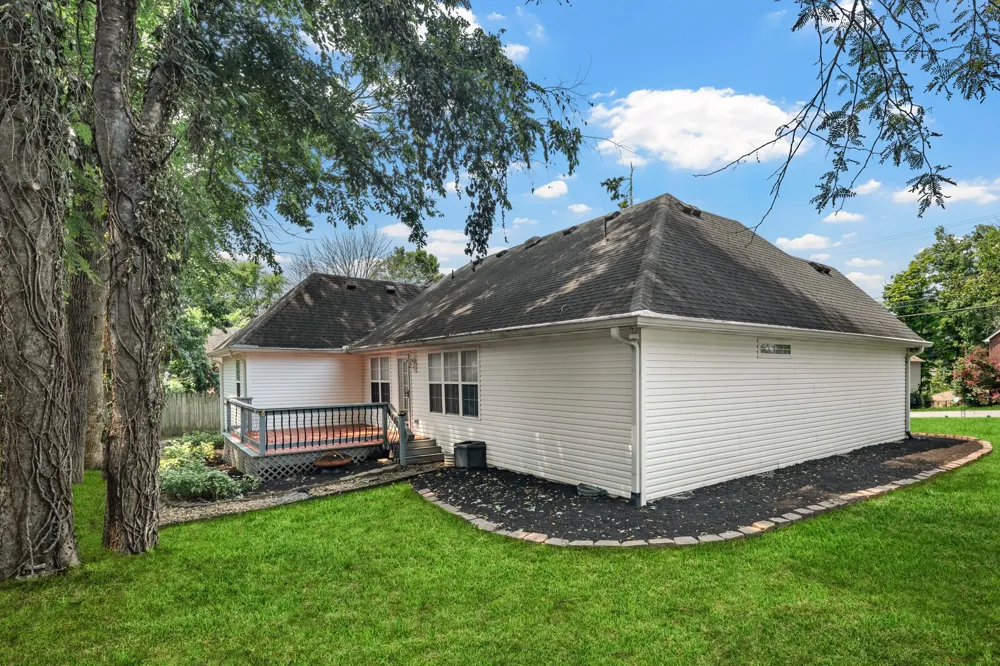 616 Woodland Hills Dr La Vergne, TN 37086