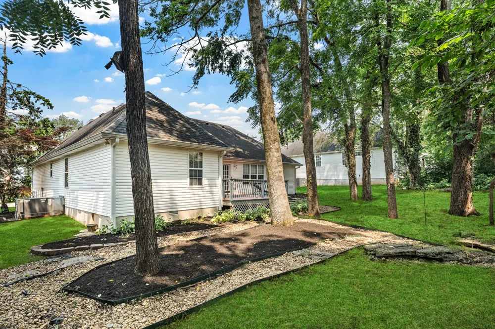 616 Woodland Hills Dr La Vergne, TN 37086