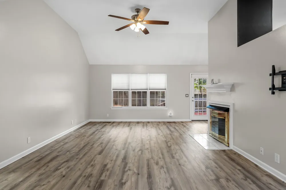616 Woodland Hills Dr La Vergne, TN 37086