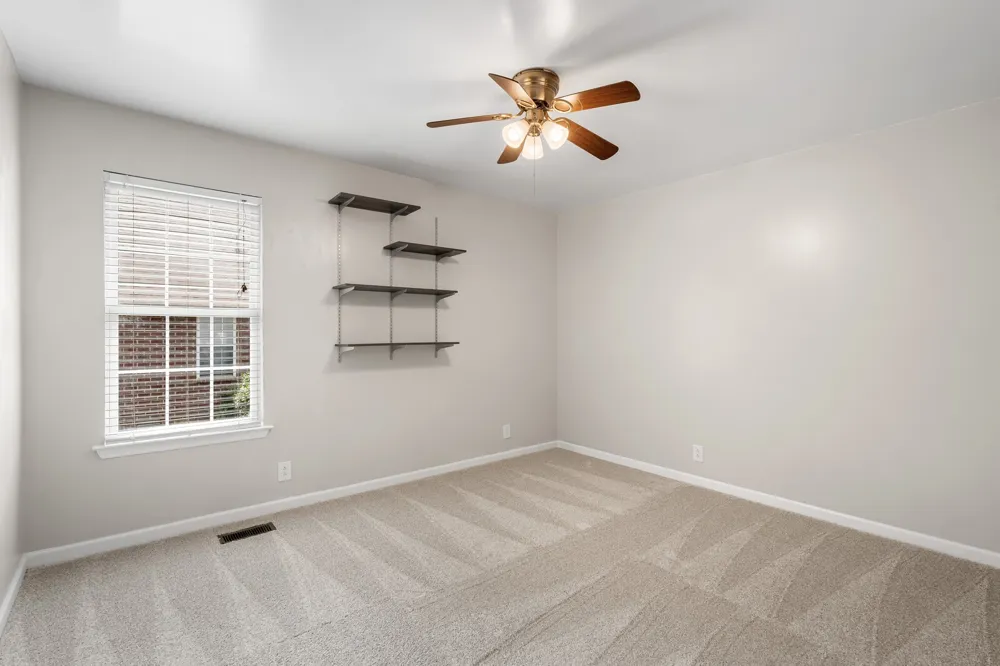 616 Woodland Hills Dr La Vergne, TN 37086