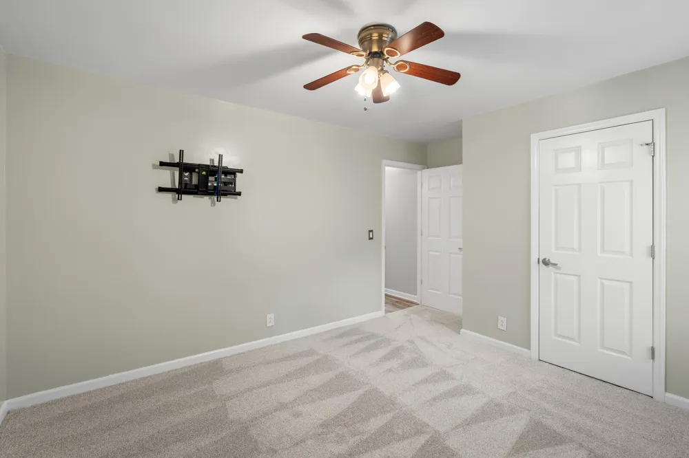 616 Woodland Hills Dr La Vergne, TN 37086