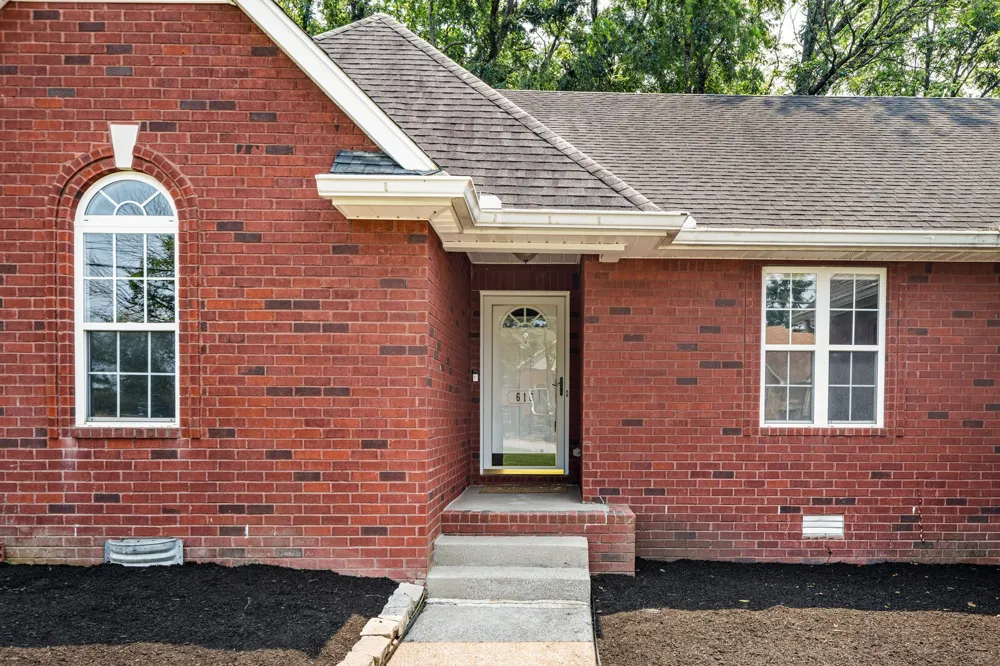 616 Woodland Hills Dr La Vergne, TN 37086