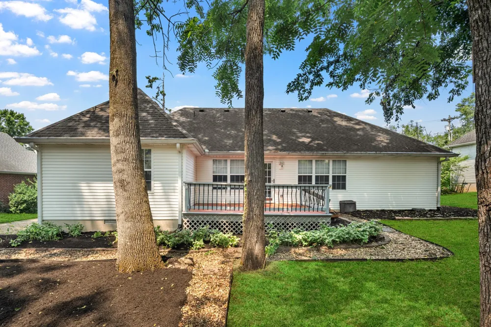 616 Woodland Hills Dr La Vergne, TN 37086