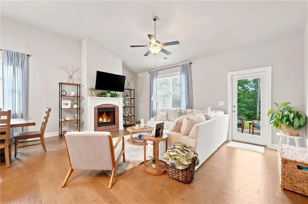 217 Lakeside Place Canton, GA 30114