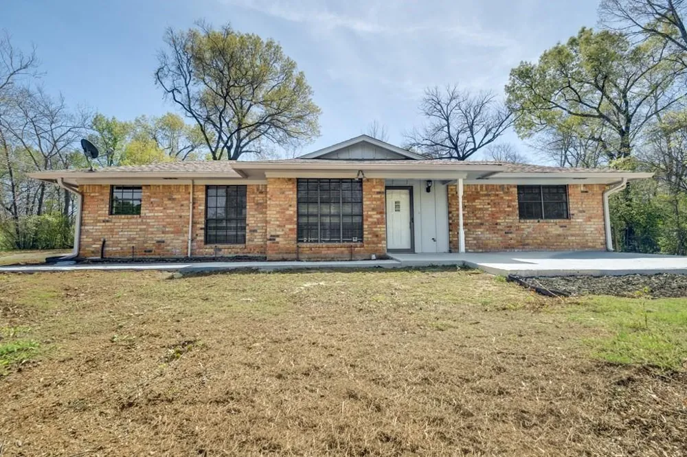 1112 Swanson Drive Palestine, TX 75801