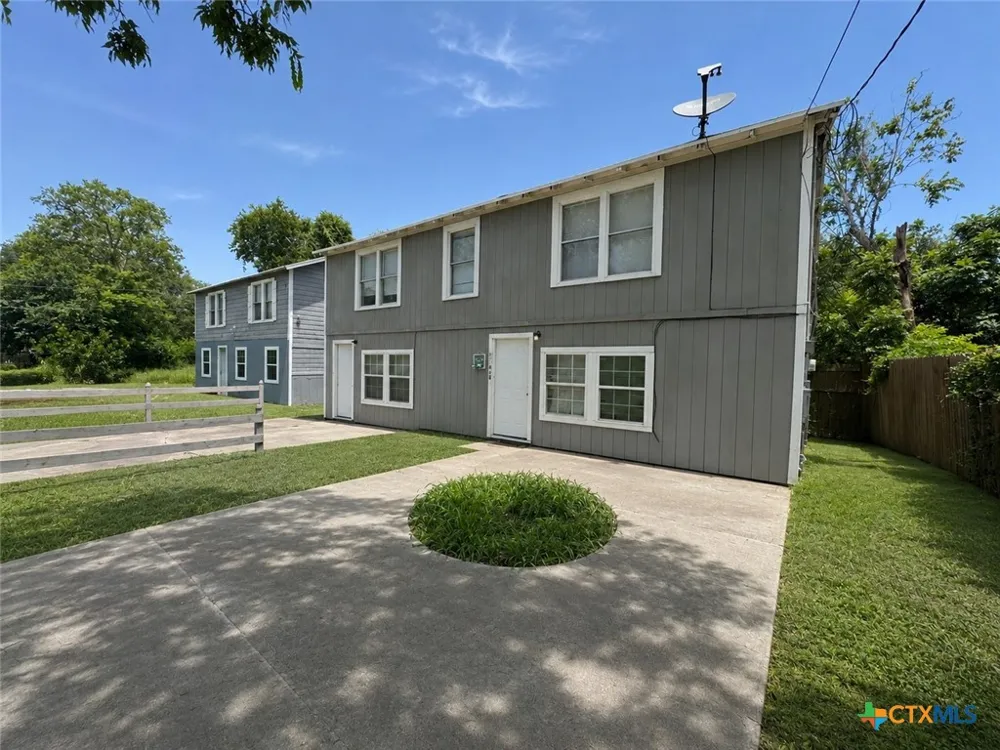 1314 E Power Avenue Victoria, TX 77901