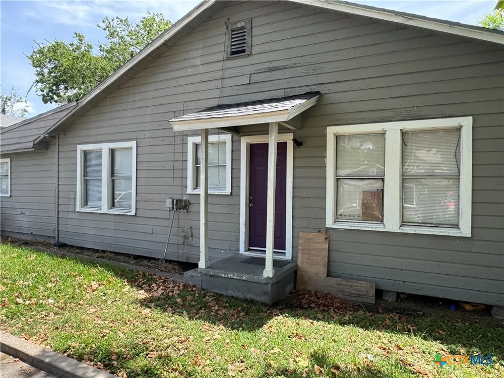1314 E Power Avenue Victoria, TX 77901