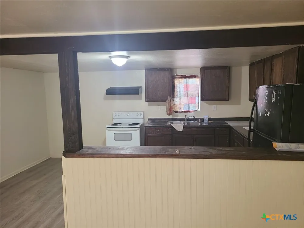 1314 E Power Avenue Victoria, TX 77901