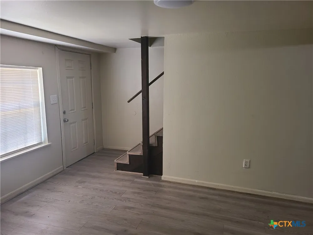 1314 E Power Avenue Victoria, TX 77901