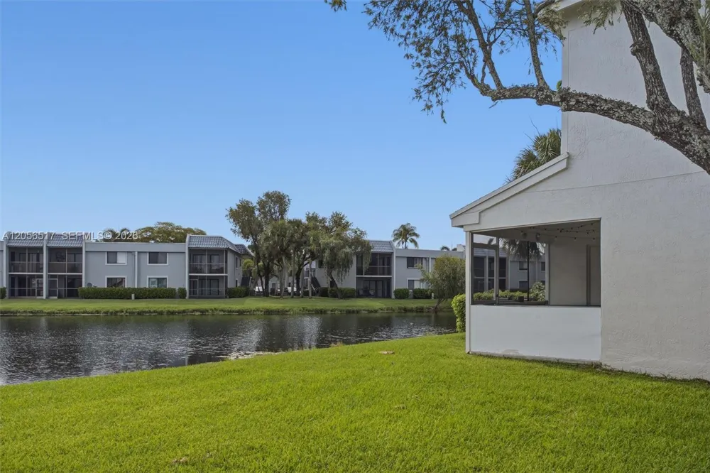 16631 Hemingway Dr Weston, FL 33326