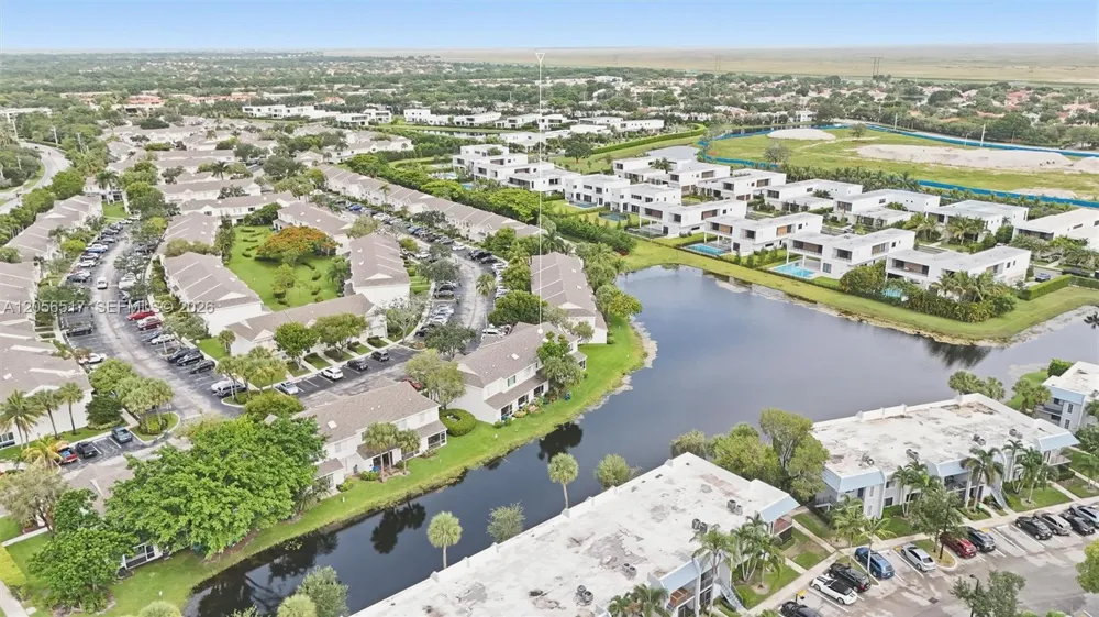 16631 Hemingway Dr Weston, FL 33326