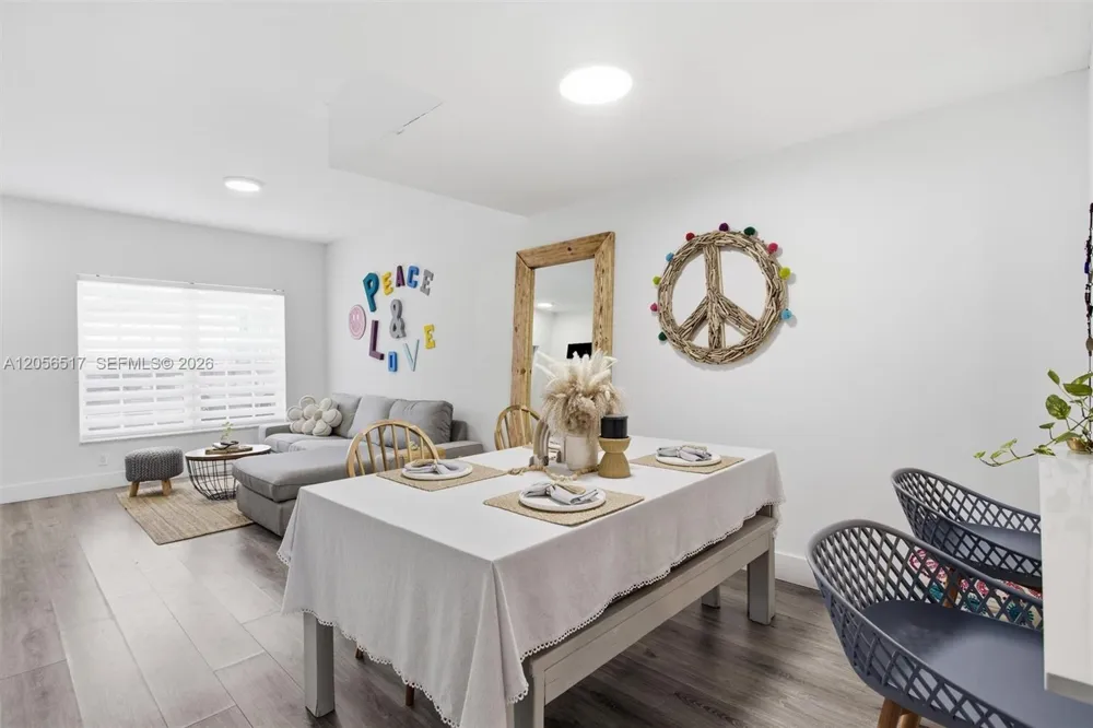 16631 Hemingway Dr Weston, FL 33326