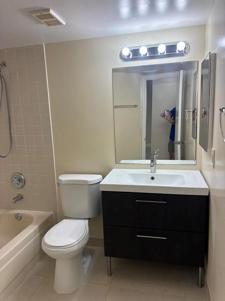 8761 WILES ROAD #304 Coral Springs, FL 33067